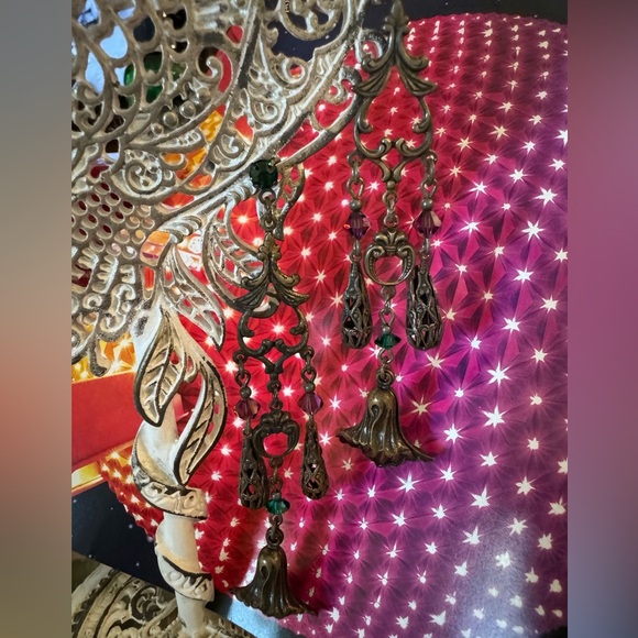 Silver post earrings vintage! Has purple and green stones! So sweet dangling! - Picture 8 of 8